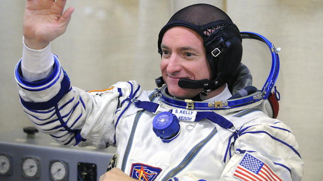 alexander-nemenov-us-astronaut-scott-kelly.jpg 