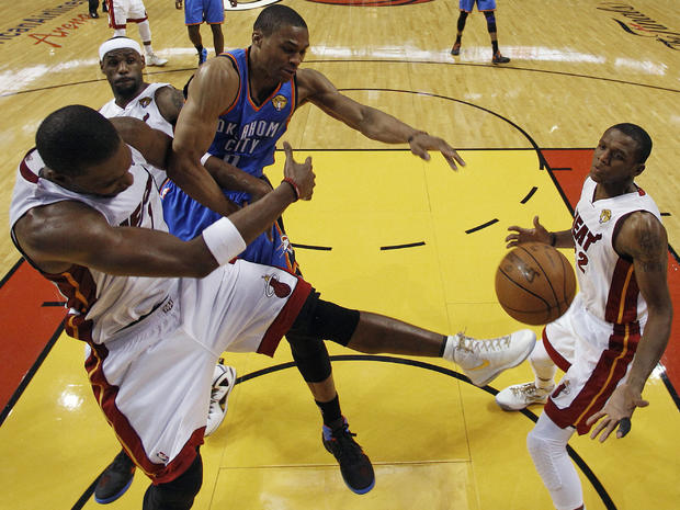 Chris Bosh fights for a rebound 