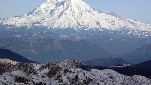 MountRainier_USGS.jpg 