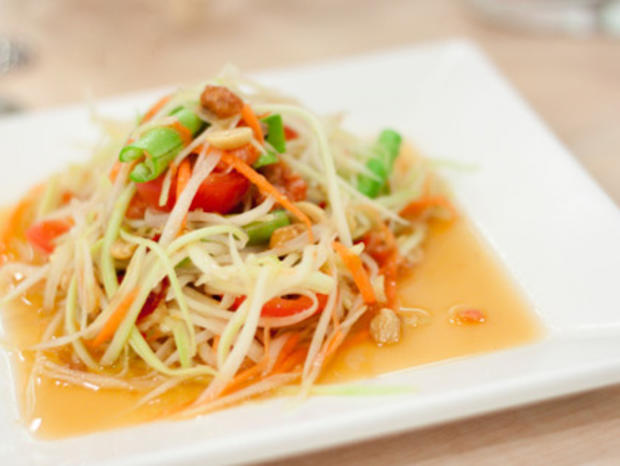 Thai Food - Papaya Salad 