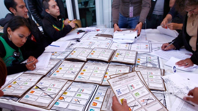 120705-Mexico_vote_count-AP120705024244.jpg 