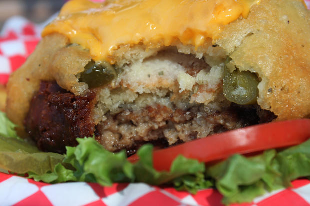 deep-fried-cheese-burger-2.jpg 