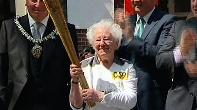 The oldest Olympic torch bearer 