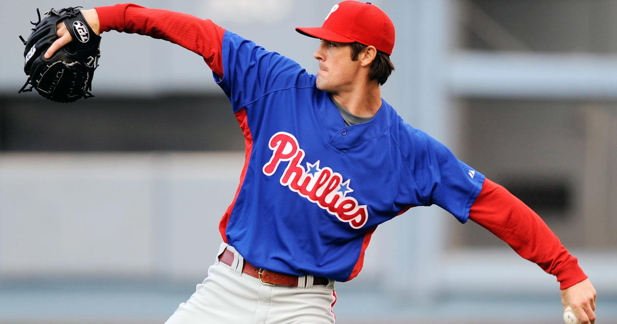 AUTOGRAPHED COLE HAMELS 8X10 Philadelphia Phillies Photo - Main