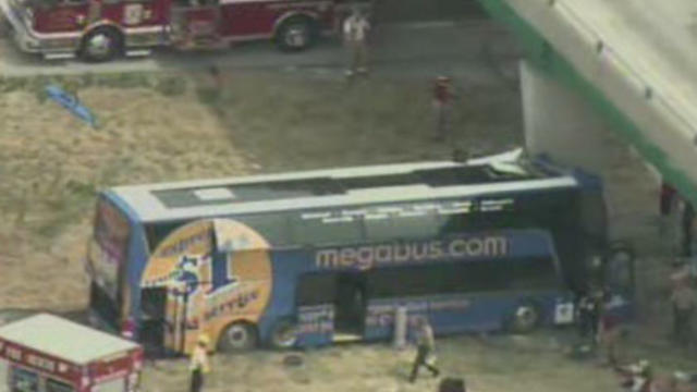 megabus-crash-0802.jpg 