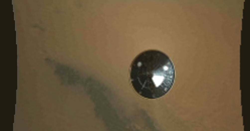NASA Curiosity rover sends back 1st color picture - CBS News