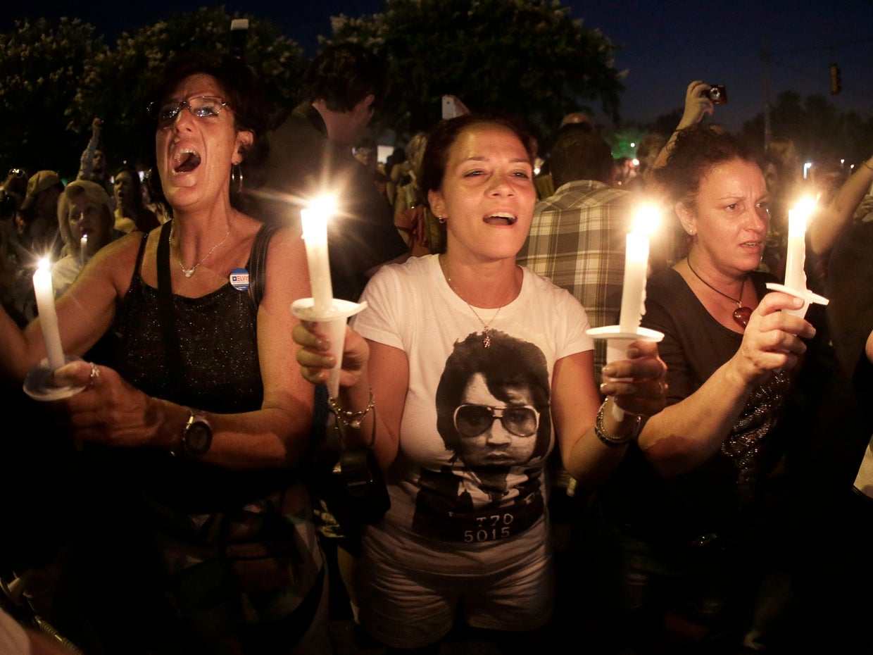 Elvis Presley candlelight vigil at Graceland