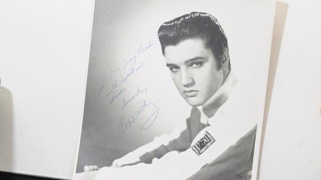 141675060.jpg_elvis.jpg 