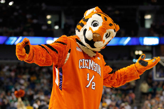 110288602-j-meric-the-tiger-mascot-for-the-clemson-tigers.jpg 