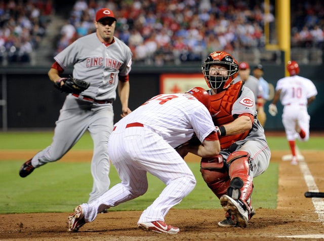 Ryan Hanigan tags out Erik Kratz  