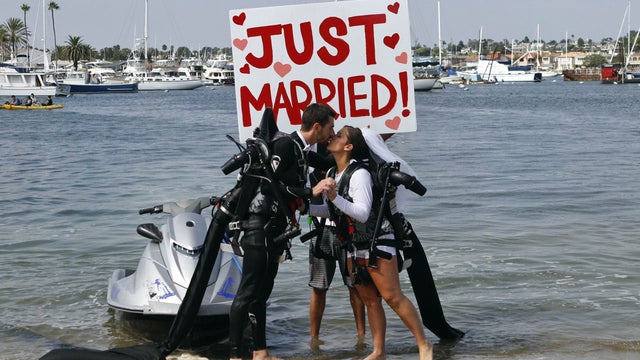 Couple takes wedding to new heights with jet packs 