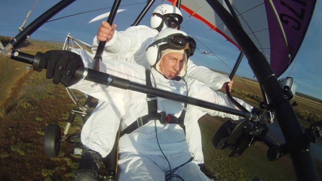 Watch: Putin flies with cranes 