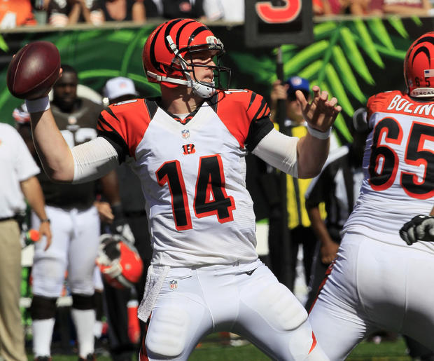 Andy Dalton passes against the Cleveland Browns 