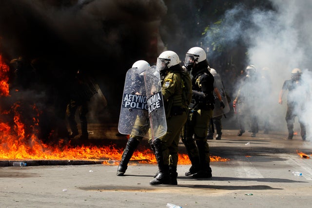 22-GreeceProtestCrisis.jpg 