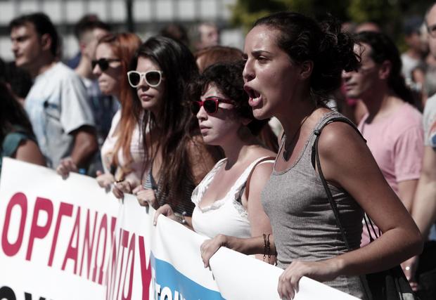 24-GreeceProtestCrisis.jpg 