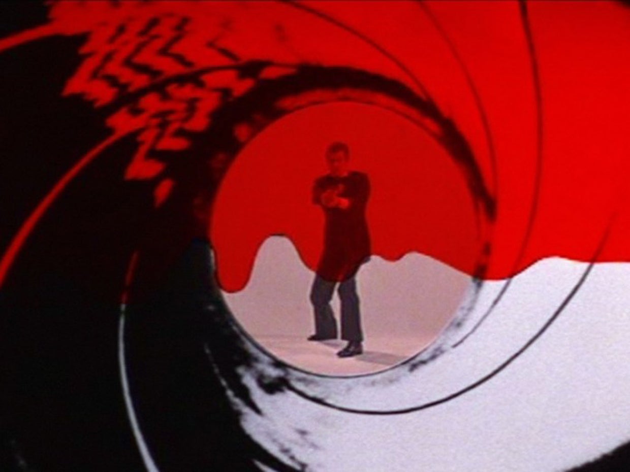 spywholovedme_01.jpg 