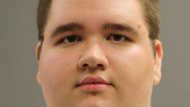 Texas man accused of online terror threat 