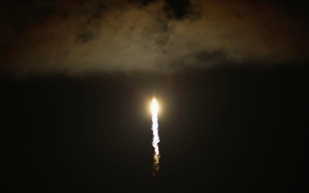 16-SpaceXDragon.jpg 