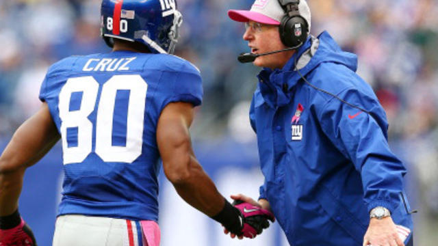 tom-coughlin-victor-cruz.jpg 