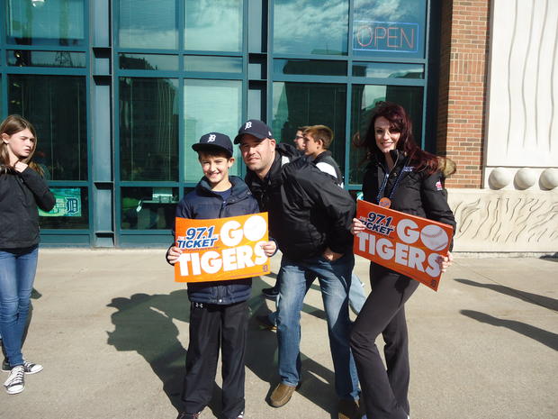 tigers-fans-game-4-alcs-30.jpg 