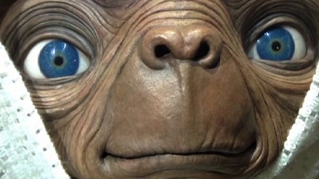 E.T. Madame Tussaud's wax statue unveiled 