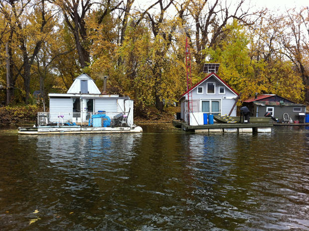 at-least-one-latsch-island-boathouse-owner-uses-solar-power.jpg 