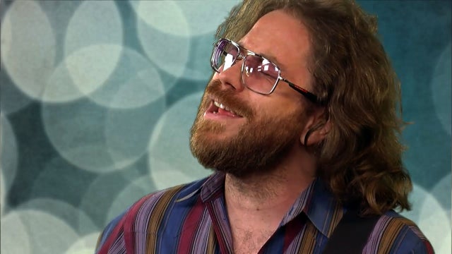 Jonathan Coulton performs "Still Alive" 