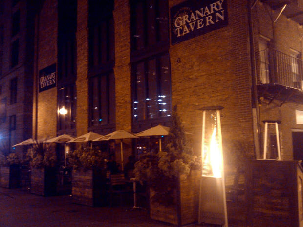 granary_tavern_heat_lamps.jpg 