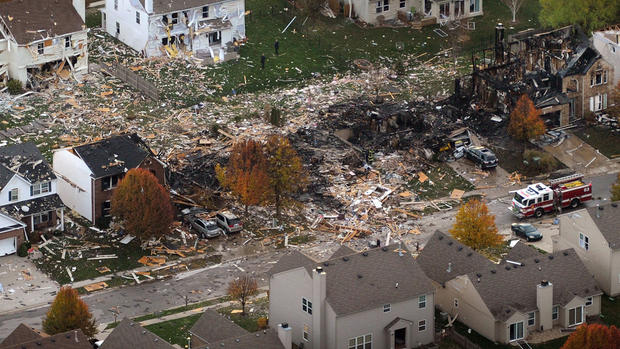 Explosion destroys homes in Indiana 