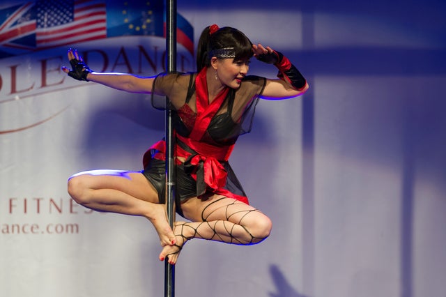 07-PoleDancing2012.jpg 