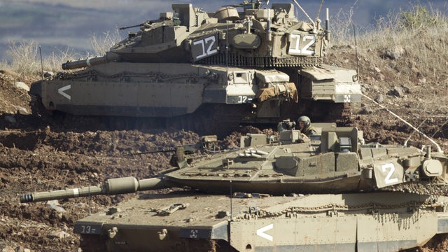Israel_tanks_AP933083139470.jpg 