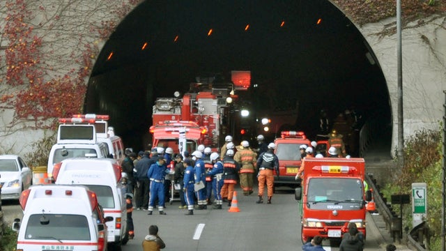 Japan_tunnel_AP943116750334.jpg 