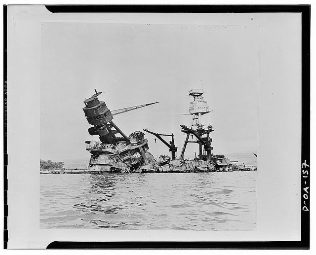 LOC_PEARL_HARBOR_USS_ARIZONA_WRECKAGE.jpg 