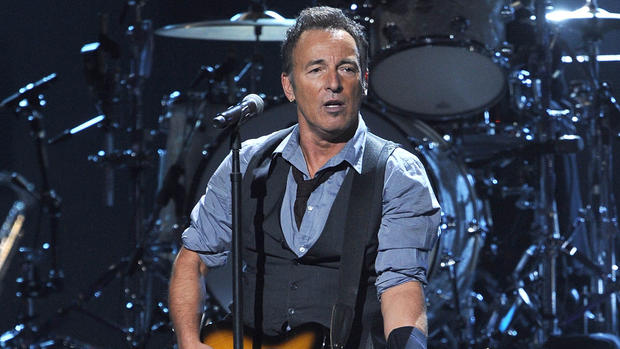 Bruce Springsteen kicks off "12-12-12" Sandy benefit concert 