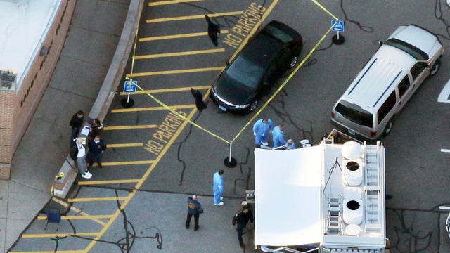 How do police deal with large Conn. crime scene? 