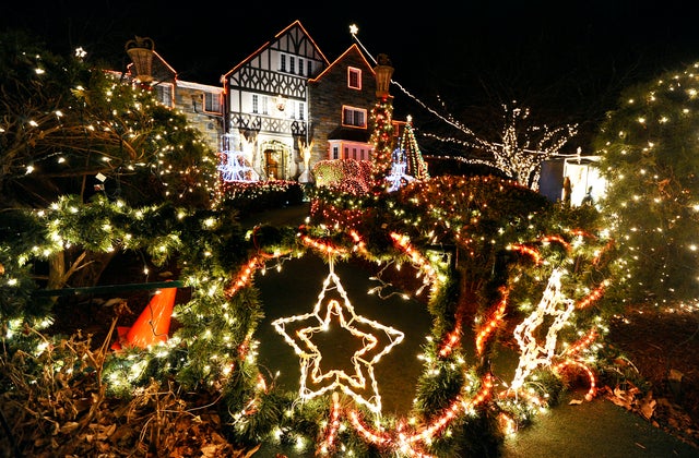 13-EpicChristmasLights.jpg 