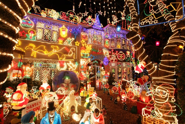 24-EpicChristmasLights.jpg 