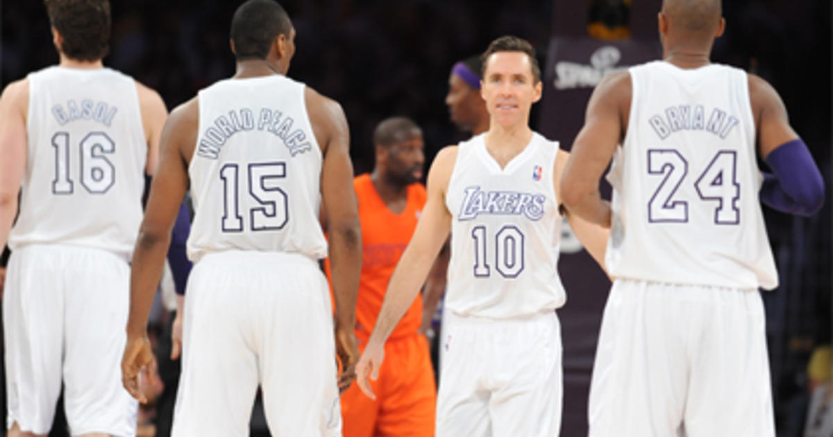 With Steve Nash Back, Lakers Get Even With Knicks - The New York Times