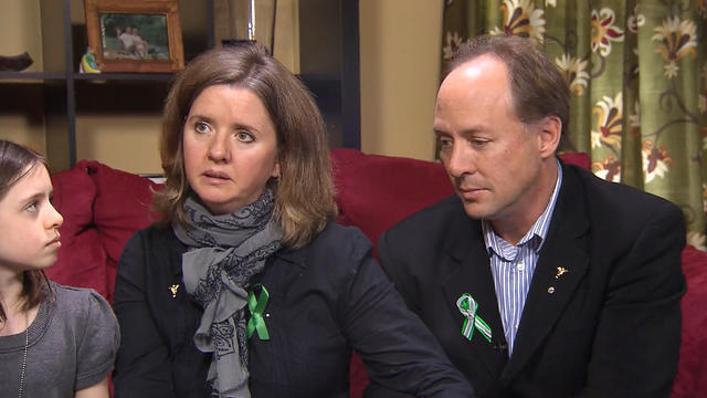 Grieving continues for families 1 month after Newtown shooting 