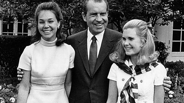 Daughters growing up in the White House 