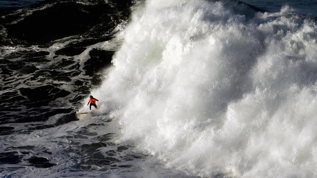 Mavericks big wave surf contest 