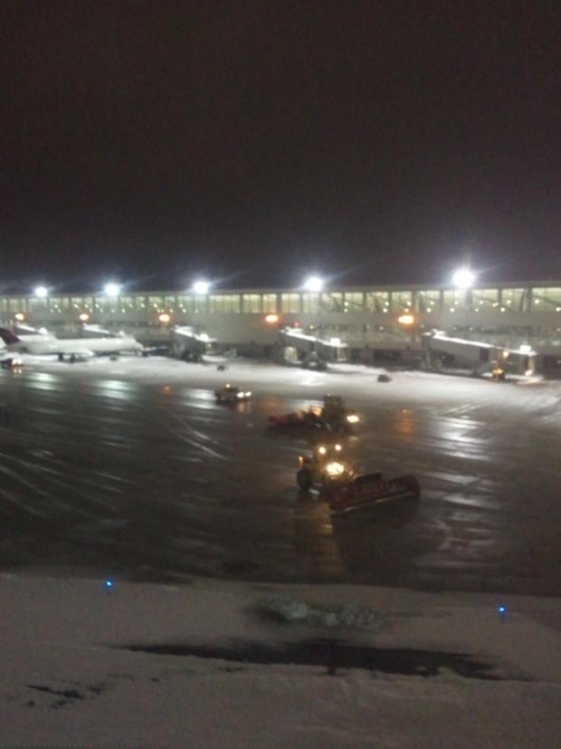 deicing-planes-at-dtw-2.jpg 