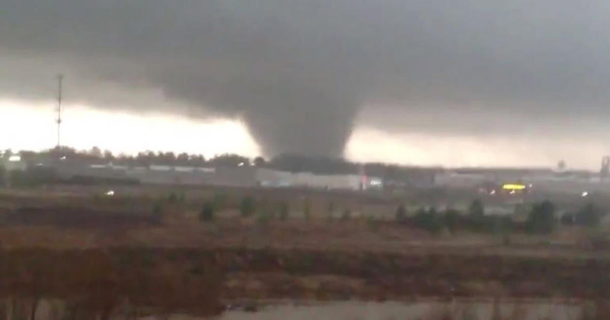 Oklahoma funnel cloud caught on tape - CBS News