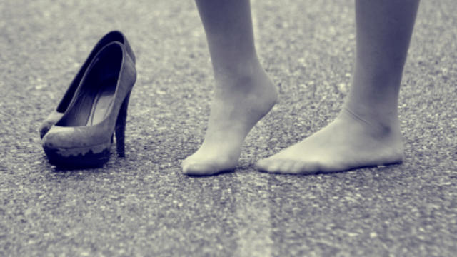 dancing-feet-woman.jpg 