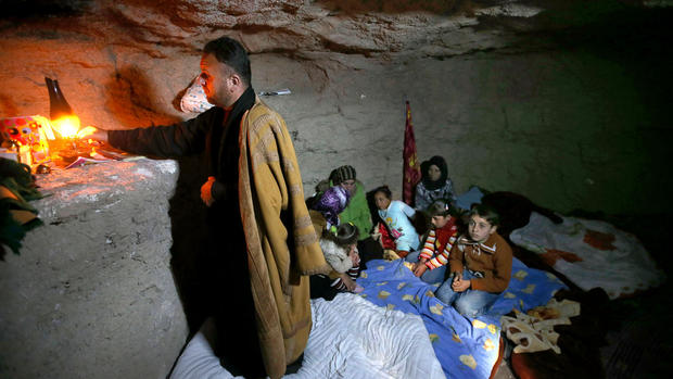 Syria: Shelter in ancient ruins 