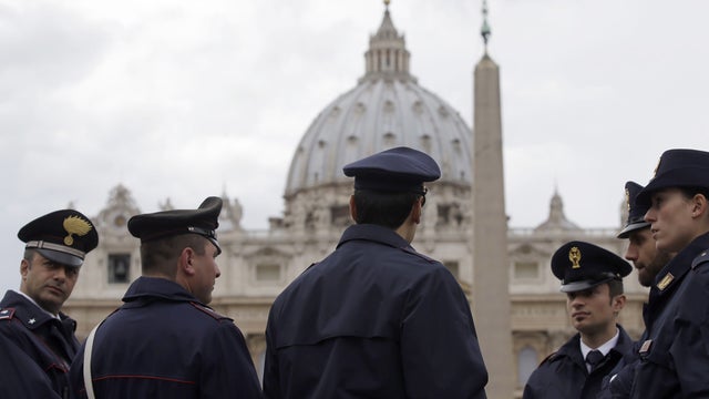 italy, police, rome, vatican, crowd control 