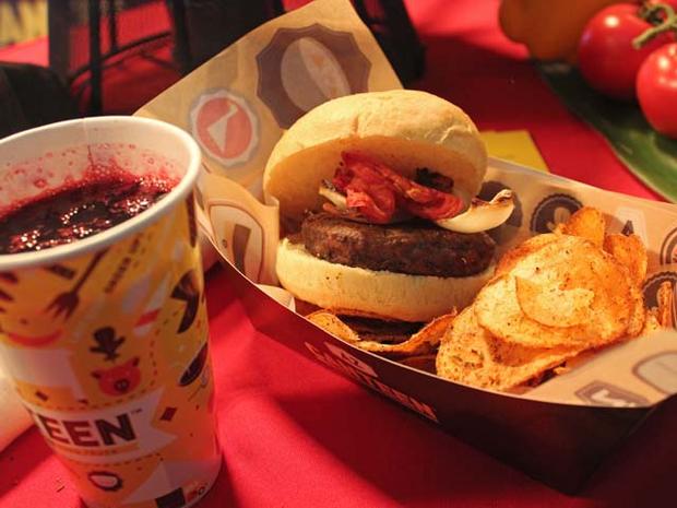 az-canteen-burger.jpg 