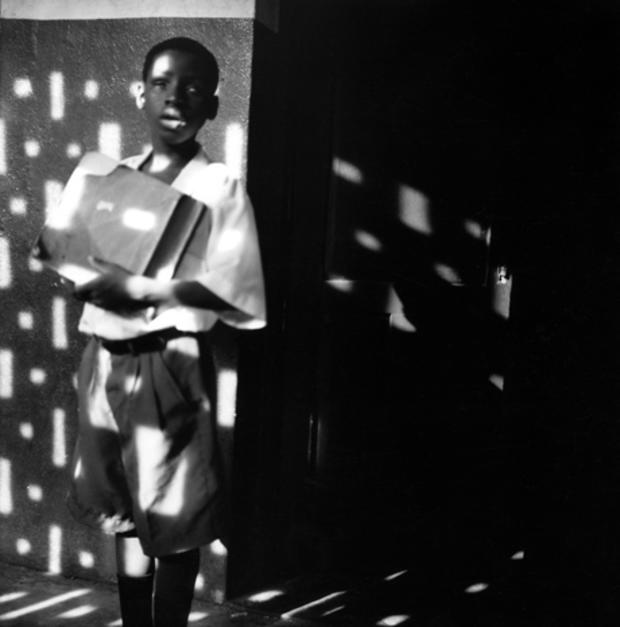 Untitled,_1999-2003_(young_boy_with_shadow).jpg 