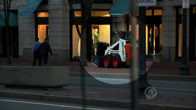 Security removes trash cans around Boston bomb scene 