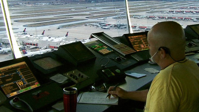 Major airports see delays over an hour as sequester reaches FAA  